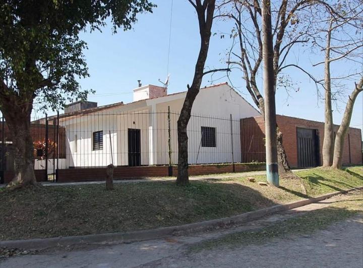 Casa · 100m² · 4 Ambientes · 1 Cochera