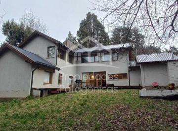 Casa · 210m² · 8 Ambientes · Casa Chalet Apta Credito en Venta en Kilóm, Bariloche, Patagonia