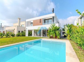 Casa · 290m² · 5 Ambientes · 2 Cocheras · Casa en Venta en Carpinchos, Nordelta, Tigre