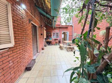 Casa · 97m² · 4 Ambientes · 1 Cochera · Venta Casa 4 Amb. Lugano - Garage - Patio y Terraza