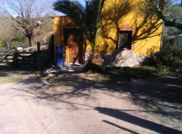 Casa · 90m² · 3 Ambientes · Casa en Tanti con 1600 m² de Terreno y Vertiente