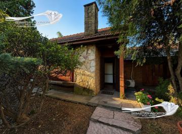 Casa · 200m² · 3 Ambientes · 4 Cocheras · Casa en Castelar Sur