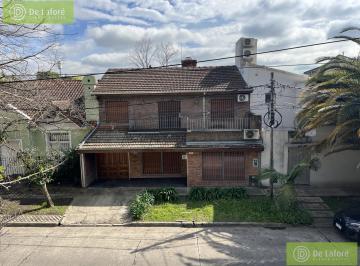 Casa · 180m² · 5 Ambientes · 3 Cocheras · Alquiler - Casa Estilo Chalet, 5 Amb. en Punta Chica, con Pileta y Quincho!