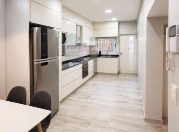 Casa · 200m² · 5 Ambientes · 1 Cochera · Venta Casa Guernica 5 Ambientes C/cochera y Patio