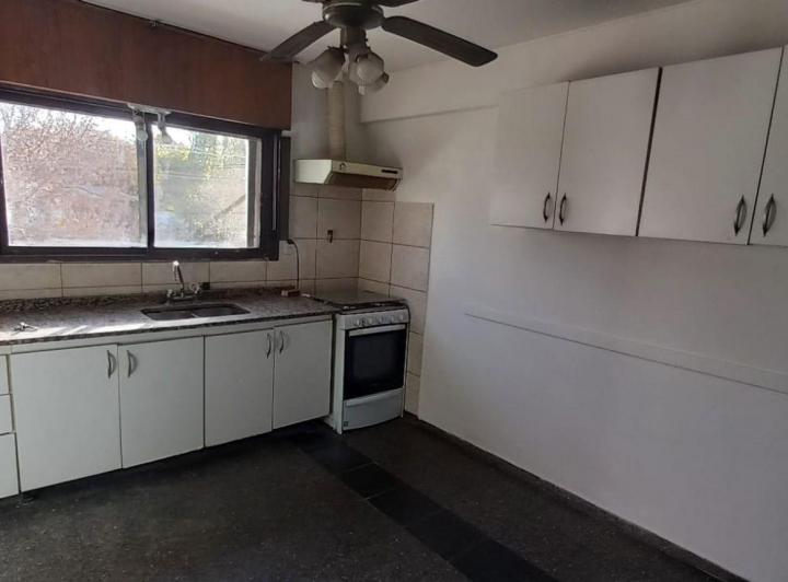Departamento · 90m² · 5 Ambientes · 1 Cochera