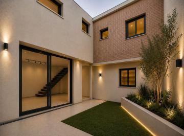 Casa · 115m² · 5 Ambientes · Casa en Venta, Pichncha, Rosario, 3 Dorm. C/parrillero y Pileta