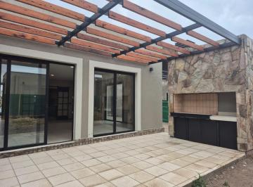 Casa · 168m² · 6 Ambientes · 2 Cocheras · Casa en Venta - a Estrenar - Barrio Ciro de Vieytes