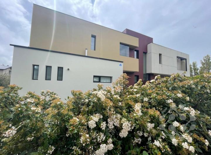 Casa · 78m² · 3 Ambientes · 1 Cochera