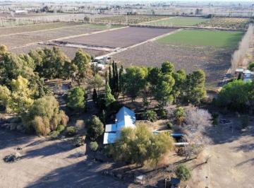 Casa de 8 ambientes, Tres de Mayo · Chalet en Venta C/ Cochera en 3 de Mayo