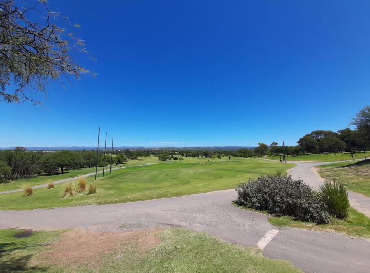 Terreno · 860m²