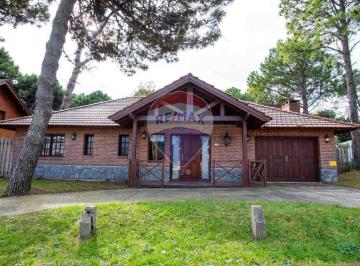 Casa · 159m² · 4 Ambientes · 1 Cochera · Alquiler Temporario Casa en Pinamar Cerca del Mar