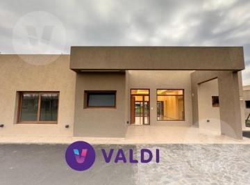 Casa · 143m² · 4 Ambientes · 2 Cocheras · Casa en Barrio San Felipe