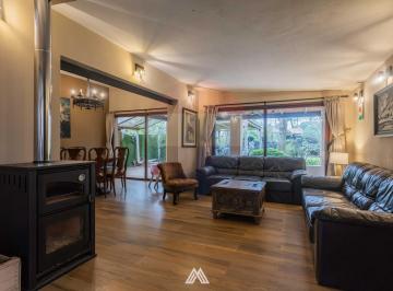 Casa · 165m² · 3 Ambientes · 1 Cochera · Venta Casa en Lomas de Solymar Sur 3 Dorm.