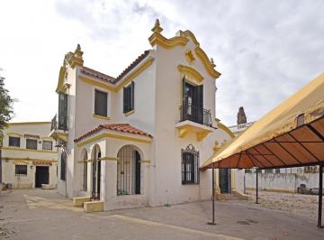 Casa · 255m² · 5 Ambientes · 5 Cocheras · Casa en Esquina Chivilcoy y Asuncion Plaza Arenales Devoto