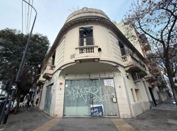Local comercial · 180m² · Local en Esquina - 2 Plantas - 180 m²