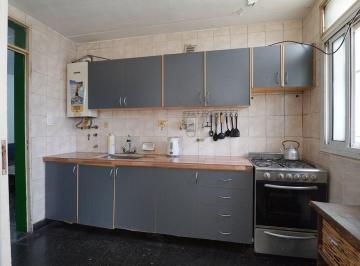 Departamento · 72m² · 4 Ambientes · Departamento 4 Amb. en Venta en Pompeya.