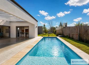 Casa · 95m² · 3 Ambientes · 2 Cocheras · Casa en Venta Domselaar Chico