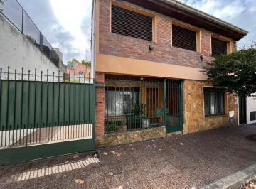 Casa · 150m² · 5 Ambientes · 1 Cochera · Casa 5 Ambientes en Venta en Martínez
