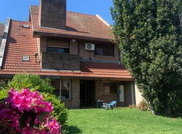 Casa · 232m² · 6 Ambientes · 2 Cocheras · Casa en 6 Ambientes con 2 Cocheras en Venta en Boulogne