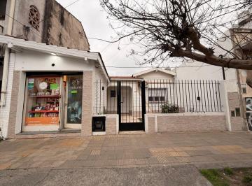 Casa de 3 ambientes, Almirante Brown · Casa con Local y Potencial Comercial a m de Av Espora