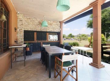 Casa · 174m² · 4 Ambientes · Barrio El Cazador Venta Casa 4 Amb Pileta2 Lotes