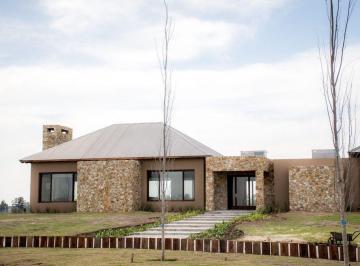Terreno · 800m² · La Finca Country Lote Central Funes Venta