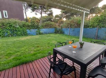 Casa · 260m² · 6 Ambientes · Casa en Venta - 5 Dorm. 4 Baños - 515 m - Valeria del Mar