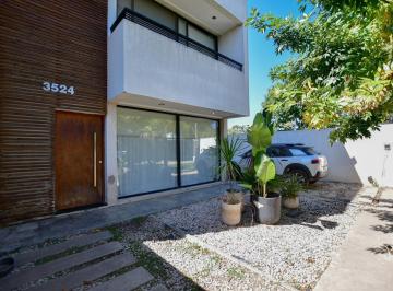Casa · 98m² · 4 Ambientes · 2 Cocheras · Casa de Dos Dorm. en Venta en City Bell
