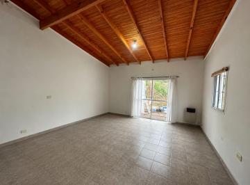 Casa · 52m² · 2 Ambientes · 1 Cochera · Casa en Venta en La Plata 1 Dormitorio
