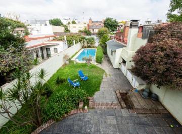 Casa · 363m² · 7 Ambientes · 2 Cocheras · Casa en Venta Saavedra Jardín - Pileta - Parrilla
