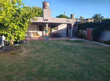 Casa · 95m² · 3 Ambientes · 2 Cocheras · Venta, Casa, 3 Ambientes, Apto Crédito, Lavadero, Jardín, Patio, Parrilla, Cochera, Ituzaingo Norte.