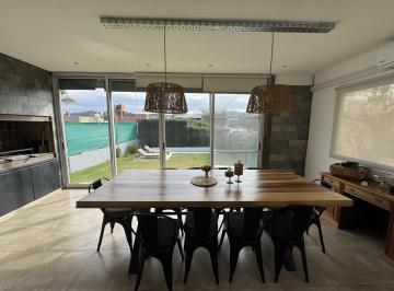 Casa · 175m² · 3 Ambientes · 2 Cocheras · ¡Venta! Casa en La Estanzuela - 3 Dorm. ¡Con Escritura!