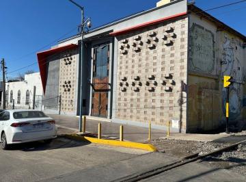 Local comercial de 4 ambientes, Godoy Cruz · Espectacular Local en Alquiler