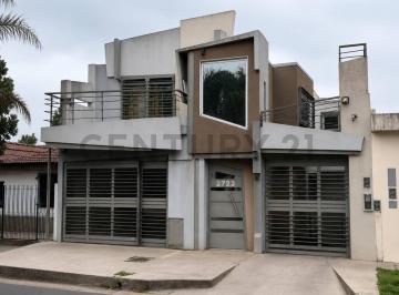 Casa · 270m² · 5 Ambientes · 2 Cocheras · Casa 4 Amb Ubicada Padua en Venta