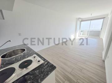 Departamento · 36m² · 1 Ambiente · Alquiler de Monoambiente Divisible Al Frente con Balcón Súper Luminoso Impecable Amenities en San C