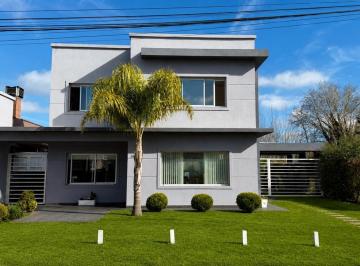 Casa · 166m² · 5 Ambientes · 1 Cochera · Venta Casa 5 Ambientes con Piscina San Bernardo