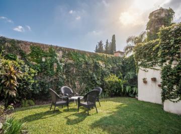 Casa · 207m² · 4 Ambientes · 1 Cochera · Casa en Venta de 3 Dorm..