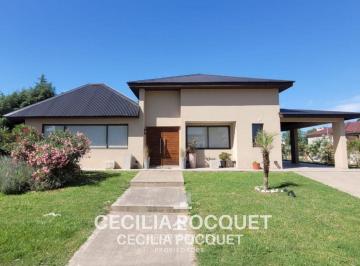 Casa · 220m² · 5 Ambientes · 2 Cocheras · Casa en Venta Barrio El Rebenque Canning