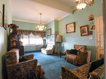 PH · 94m² · 4 Ambientes · PH en Villa Luro en Venta 4 Ambientes con Patio Al Frente.