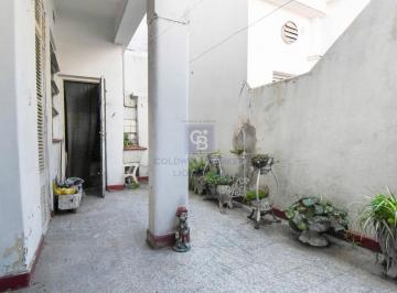 PH · 94m² · 4 Ambientes · PH en Villa Luro en Venta 4 Ambientes con Patio Al Frente. Luminoso