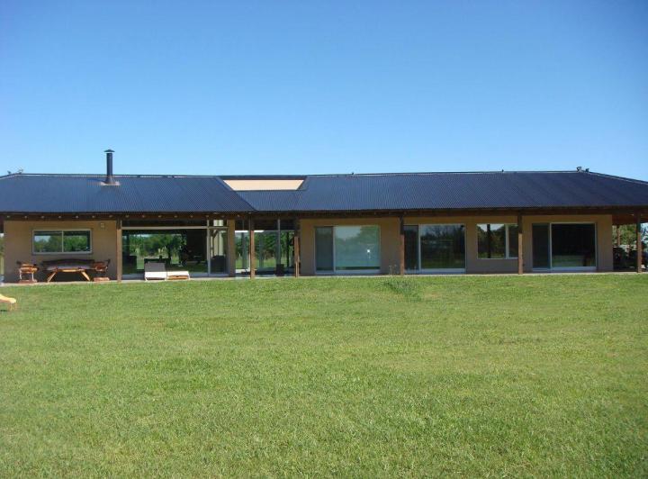 Casa · 430m² · 8 Ambientes · 3 Cocheras