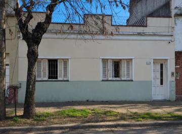 Casa · 113m² · 3 Ambientes · Venta Casa Multifamiliar - Caseros - Oportunidad
