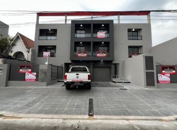 Departamento · 39m² · 2 Ambientes · Duplex Al Frente a Estrenar Pb con Patio y Balcon. Ubicado en Hipolito Yrigoyen 7718, Banfield