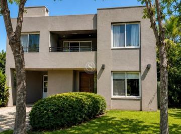 Casa · 183m² · 5 Ambientes · 1 Cochera · Casa en Venta en Campo Grande, Pilar, G. B. a. Zona Norte