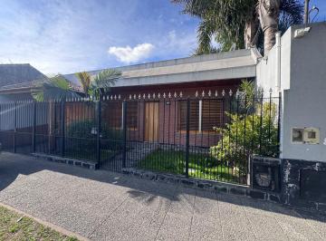 Casa · 90m² · 3 Ambientes · 1 Cochera · Venta Casa 3 Ambientes Quilmes Oeste