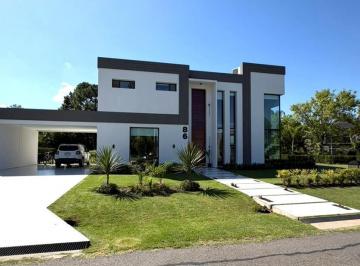 Casa · 363m² · 5 Ambientes · 4 Cocheras · Increíble Casa en Venta. Minimalista. La Mejor del Country Club El Paraíso. Guernica.