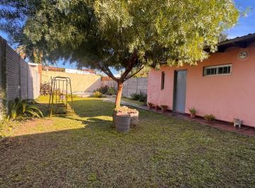 Casa · 194m² · 4 Ambientes · 2 Cocheras · Casa de 3 Dorm. con Quincho y Pileta