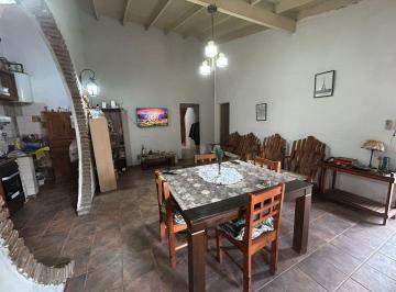 Casa · 110m² · 4 Ambientes · 2 Cocheras · Venta/ Permuta Casa 4 Amb. con Cochera - Moreno