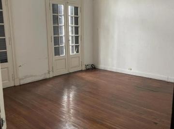 PH · 180m² · 6 Ambientes · PH en Alquiler - 5 Dorm. 1 Baño - 205 m - Flores