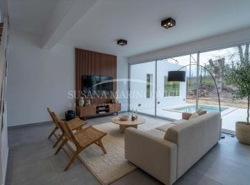 Casa · 127m² · 5 Ambientes · Casa en Venta en El Bosque Country Club Campana